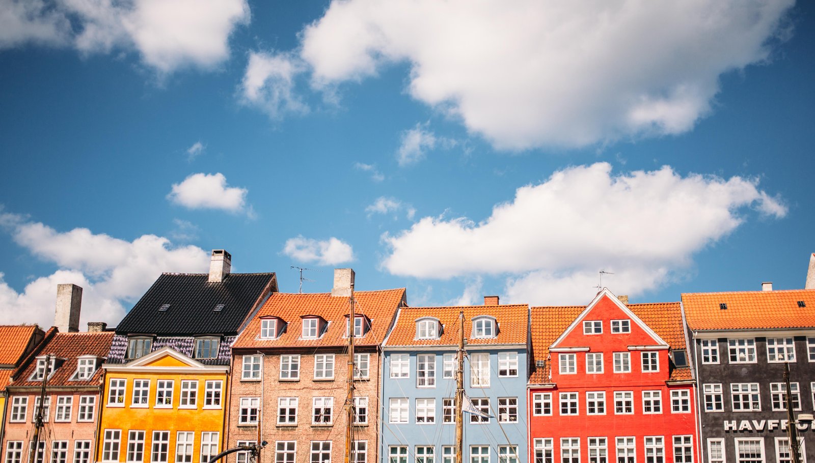 colorful-copenhagen-narrow-houses-2024-12-06-04-20-32-utc